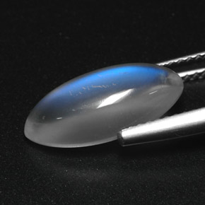 Натуральный белый радужный лунный камень 3,91 карата прозрачный, полупрозрачный