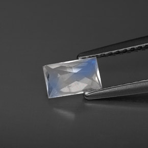 0.53 карата, натуральный Сине-белый Радужный лунный камень, Огранка Багет, Чистота VS