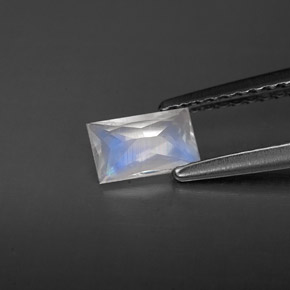 0.40 карата, натуральный Сине-белый Радужный лунный камень, Огранка Багет, Чистота VS