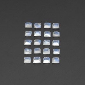 Натуральный белый радужный лунный камень 2,24 карата прозрачный, полупрозрачный