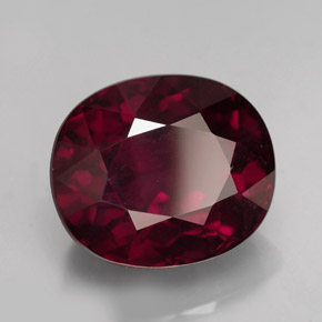 Натуральный красный родолит 13,09 карата огранка овал, чистота VS