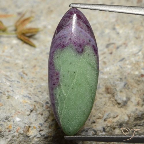 7.84ct Натуральный Многоцветный Рубин-Цоизит, Маркиза, Непрозрачный