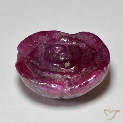 18.36 карата, натуральный Medium Dark Reddish-Purple Рубин-Цоизит, Огранка Цветок, Непрозрачный