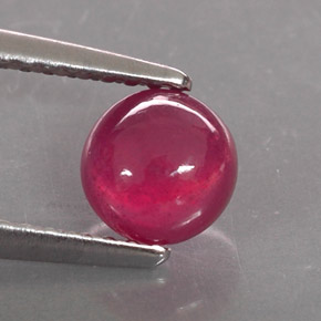 Натуральный красный рубин 1,26 карата прозрачный, полупрозрачный