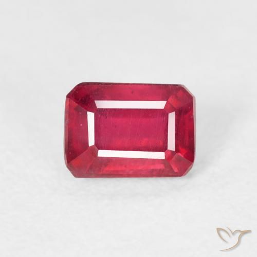 0.97ct Натуральный Средний красный Рубин, Изумрудная огранка, Чистота VS