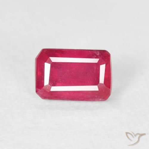 0.88ct Натуральный Розовато-красный Рубин, Изумрудная огранка, Чистота VS