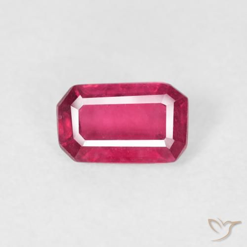 0.61ct Натуральный Средний красный Рубин, Изумрудная огранка, Чистота VS