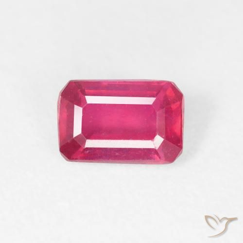 0.77ct Натуральный Средний красный Рубин, Изумрудная огранка, Чистота VS