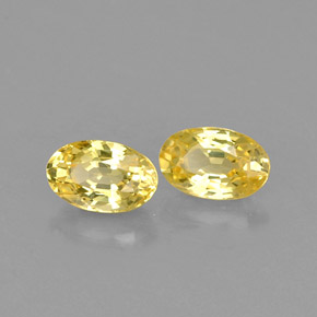Натуральный жёлтый сапфир  карата огранка овал, чистота VS