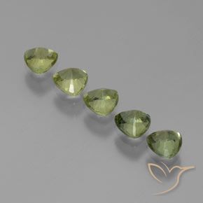 1.84 карата, натуральный Светлый лесной зеленый Сапфир, Триллион, Чистота VS