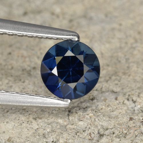 0.64ct Натуральный Темно-синий Сапфир, Круглый, Чистота VS
