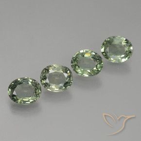 2.89 карата, натуральный Medium Light Green Сапфир, Овал, VVS-VS