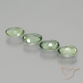 2.80 карата, натуральный Medium Light Green Сапфир, Овал, VVS-VS