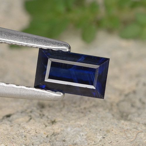 0.68ct Натуральный Темно-синий Сапфир, Огранка Багет, Чистота VS