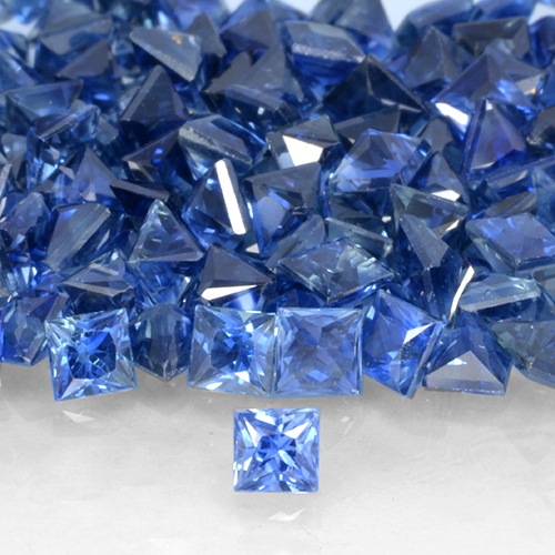 Натуральный темно-синий сапфир 0,17 карата квадрат, VVS-VS