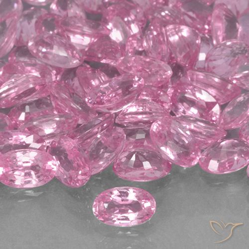 0.31ct Натуральный Ярко-розовый Сапфир, Овал, VVS-VS
