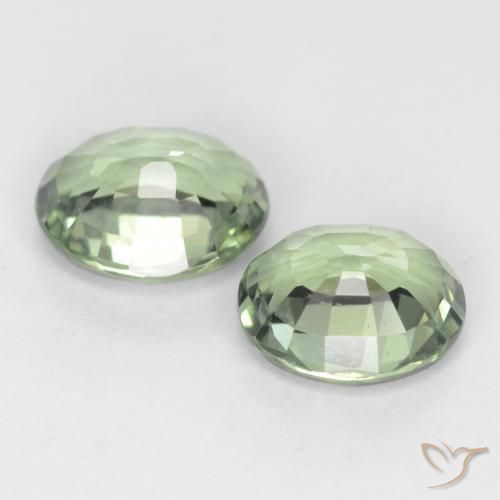 1.58 карата, натуральный Medium Light Green Сапфир, Овал, VVS-VS