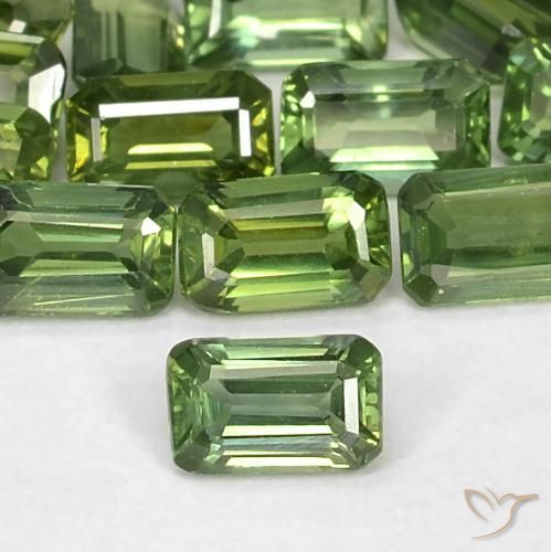 0.40ct Натуральный Medium Light Green Сапфир, Изумрудная огранка, Чистота VS