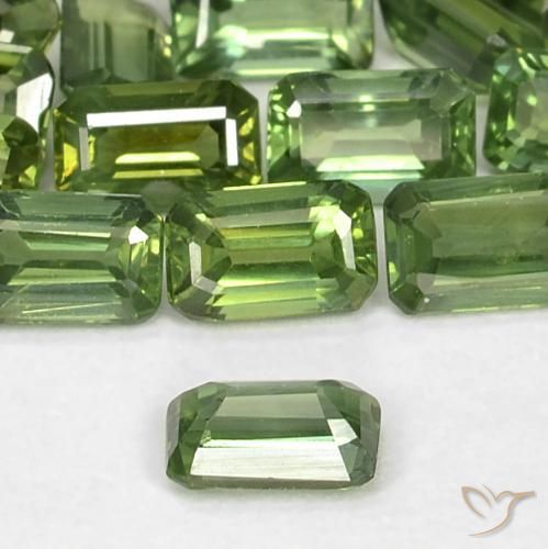 0.40 карата, натуральный Medium Light Green Сапфир, Октагон / Изумрудная Огранка, Чистота VS