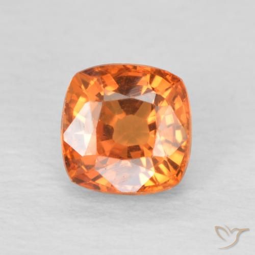 0.66ct Натуральный Ярко-оранжевый Сапфир, Подушка, Чистота VVS