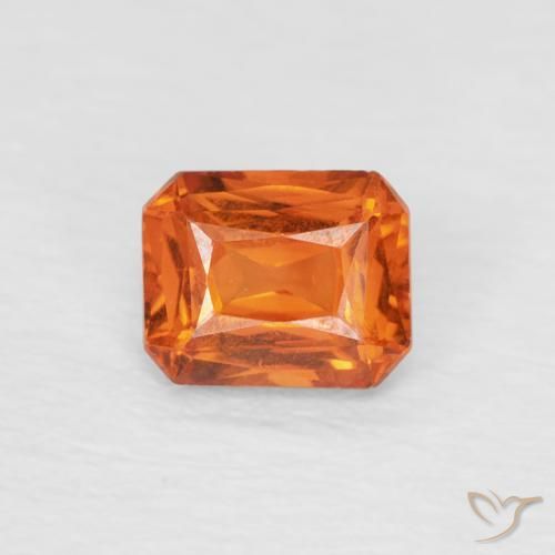 0.54ct Натуральный Огонь Оранжевый Сапфир, Изумрудная огранка, Чистота VVS
