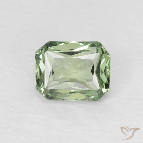 0.56ct Натуральный Medium Light Green Сапфир, Изумрудная огранка, Чистота VVS