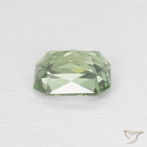 0.56 карата, натуральный Medium Light Green Сапфир, Октагон / Изумрудная Огранка, Чистота VVS