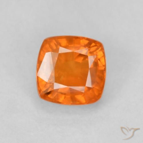 0.70ct Натуральный Огонь Оранжевый Сапфир, Подушка, Чистота VS