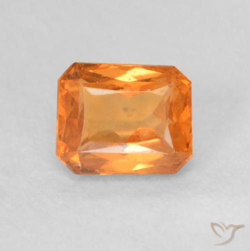 0.72ct Натуральный Ярко-оранжевый Сапфир, Изумрудная огранка, VVS-VS