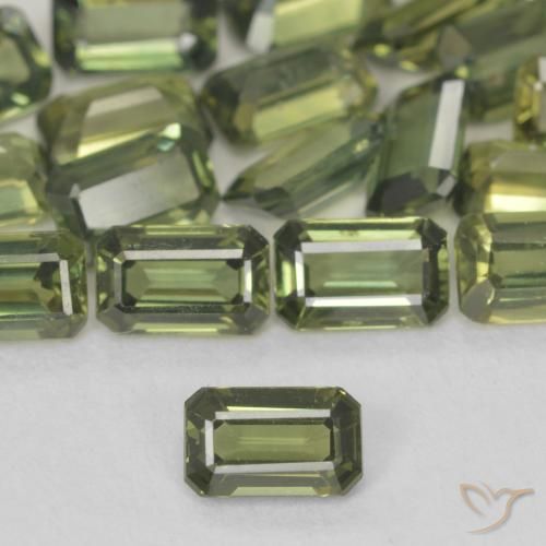 0.45ct Натуральный Теплый зеленый Сапфир, Изумрудная огранка, Чистота VS