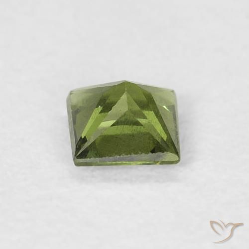 0.38 карата, натуральный Medium Dark-Green Сапфир, Квадрат, Чистота VS