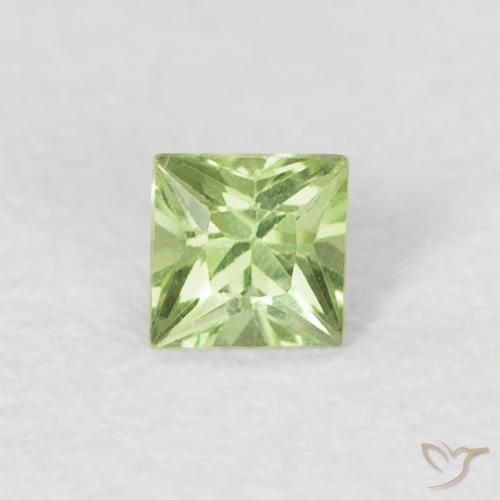 0.19ct Натуральный Светло-живой зеленый Сапфир, Квадрат, VVS-VS