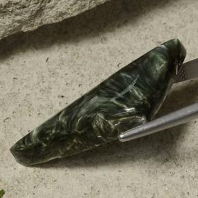 27.86 карата, натуральный Зеленый различных оттенков Серафинит, Необычная форма, Непрозрачный