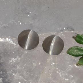 1.15 карата, натуральный Дымчатый Силлиманит Кошачий глаз, Огранка Овал, Полупрозрачный