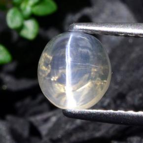 Натуральный белый sillimanite cat's eye 1,93 карата огранка овал, прозрачный
