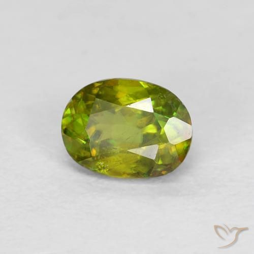 0.57 карата, натуральный Medium Dark-Green Сфен, Овал, VVS-VS