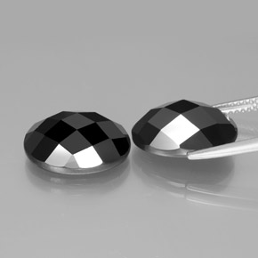 14.64 карата, натуральный Шерл шпинель, Огранка Овал, Непрозрачный