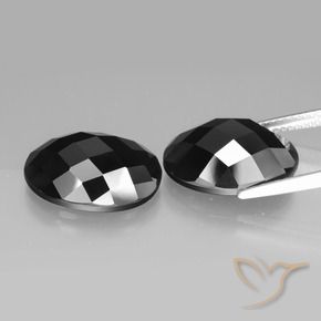 19.43 карата, натуральный Черный шпинель, Огранка Овал, Непрозрачный