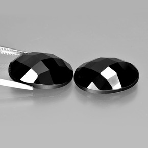 20.26 карата, натуральный Черный шпинель, Огранка Овал, Непрозрачный