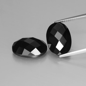 12.71 карата, натуральный Шерл шпинель, Огранка Овал, Непрозрачный