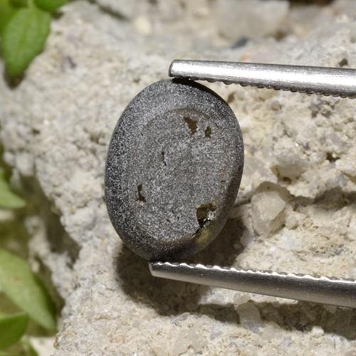 3.94 карата, натуральный Черный Звездчатый сапфир, Огранка Овал, Непрозрачный