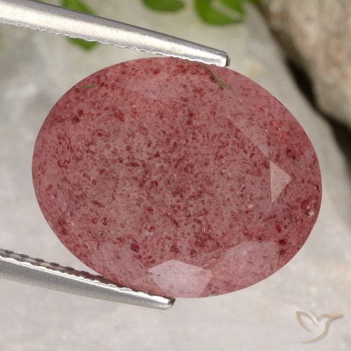 12.80ct Натуральный Средний красный Клубничный кварц, Овал, Полупрозрачный