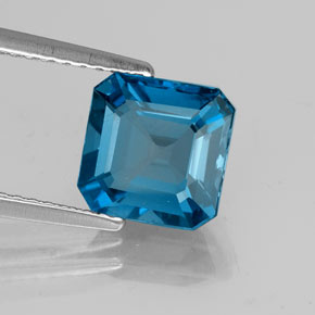 Натуральный синий топаз 2,67 карата изумрудная огранка, чистота VS