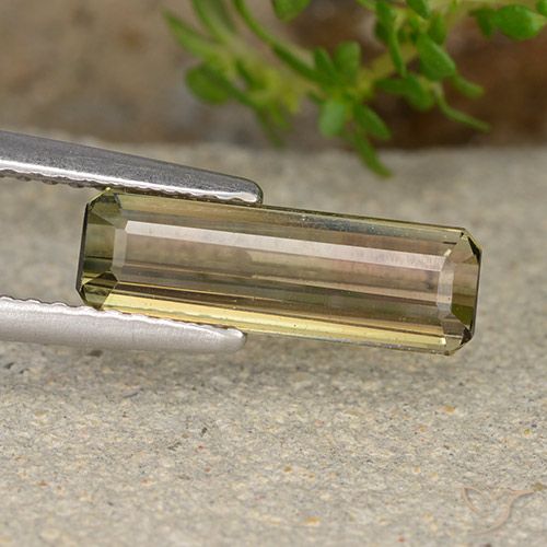 Натуральный двухцветный турмалин 1,72 карата изумрудная огранка, чистота VS