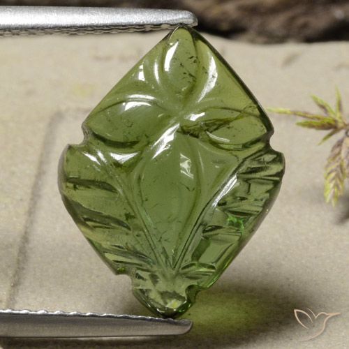 4.85ct Натуральный Средне-темно-зеленый Турмалин, Огранка Цветок, Полупрозрачный