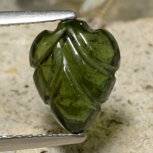 2.29ct Натуральный Травянисто-зелёный Турмалин, Огранка Цветок, Полупрозрачный