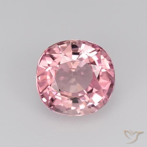 1.62ct Натуральный Ярко-розовый Турмалин, Овал, VVS-VS
