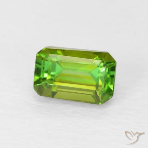 0.71 карата, натуральный Medium Light-Green Турмалин, Октагон / Изумрудная Огранка, Чистота VVS