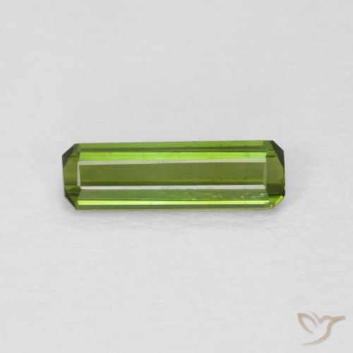 0.82ct Натуральный Темно-зеленый Турмалин, Изумрудная огранка, Чистота VVS