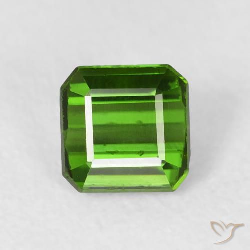 0.74ct Натуральный Средний зеленый Турмалин, Изумрудная огранка, VVS-VS